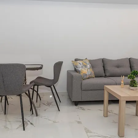 Nikis Apartment's *